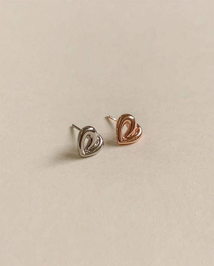 [925 Silver] Pretzel heart earrings E 86