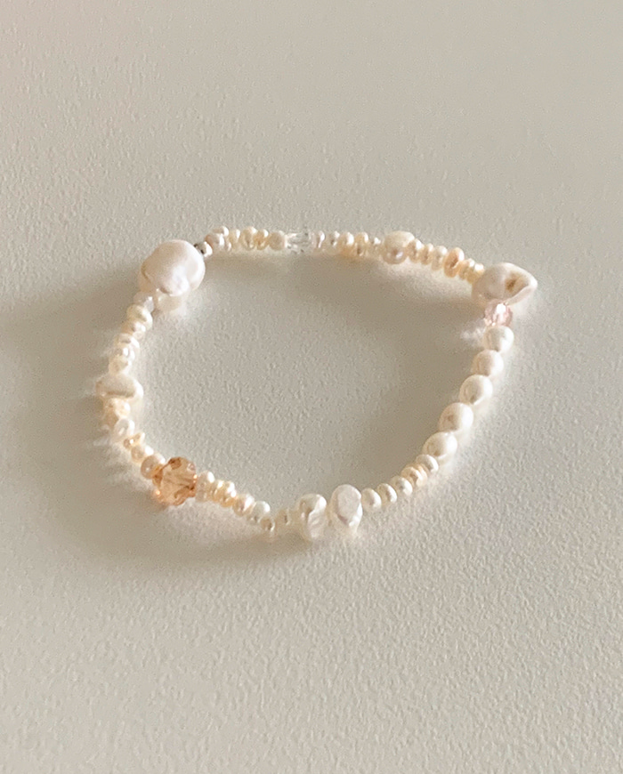 Different pearl bracelet D 14