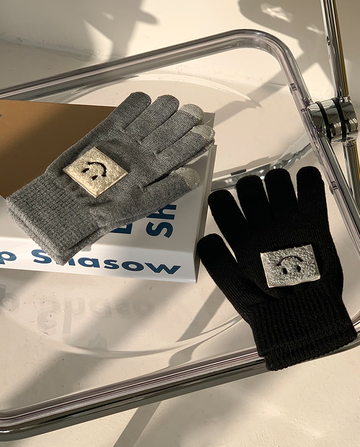 Square smile touch gloves