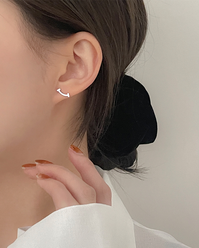 [925 Silver] Smile earrings E 124